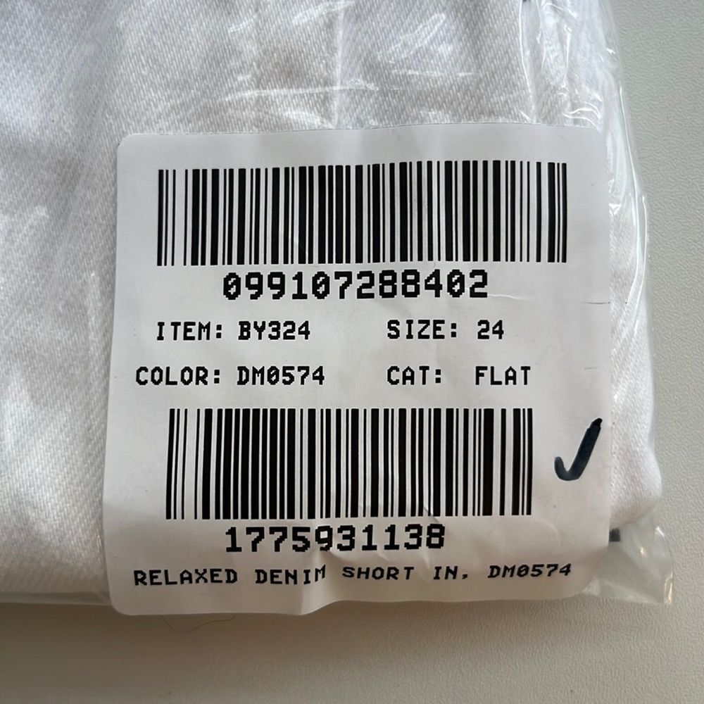 J Crew Relaxed denim short in‎ white Size 24 - Picture 9 of 11
